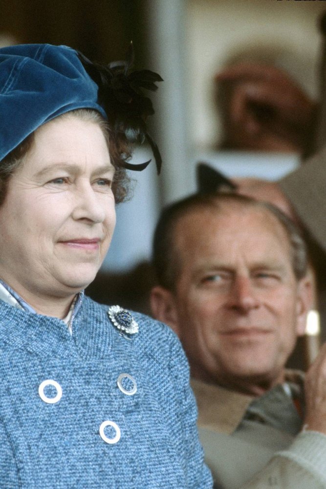 الملكة إليزابيث والأمير فيليب قصة حب تزيد عن الـ 70 عامًا