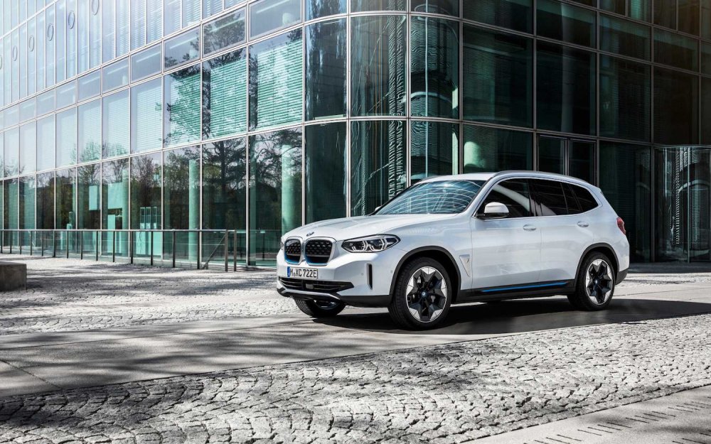 بي إم دبليو تكشف عن سيارتها الكهربائية 2021 BMW IX3
