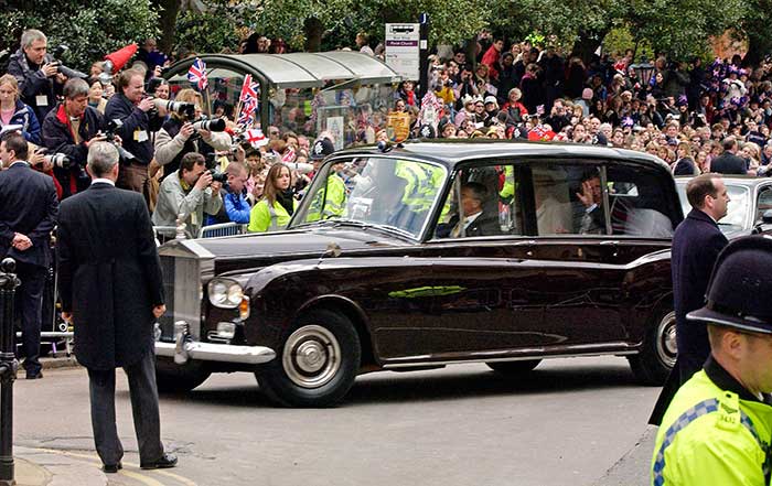 سيارة حفل زفاف الأمير تشارلز Prince Charles وكاميلا باركر باولز Camilla Parker Bowles