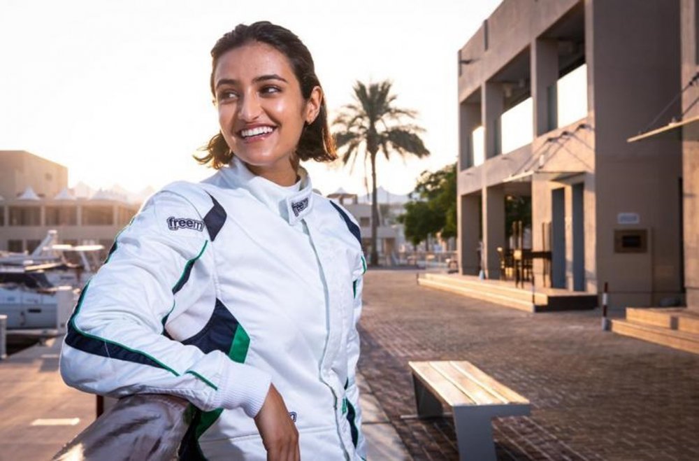 ريما الجفالي أول سعودية تحصل على رخصة قيادة سباقات دولية وتنافس في سباقات الفورمولا4 البريطانية
