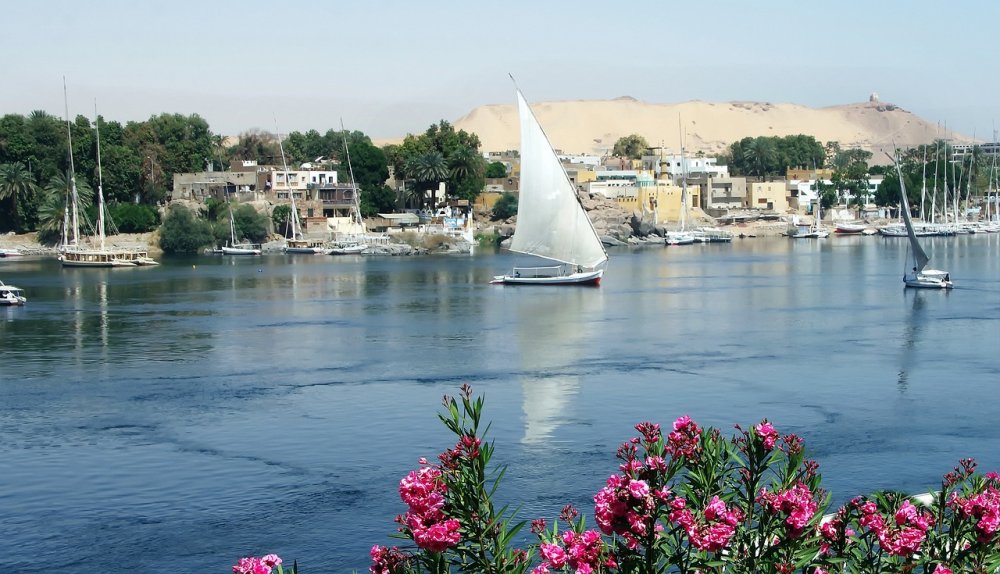 جزيرة غرب سهيل من أجمل أماكن سياحية في مصر بواسطة DEZALB
