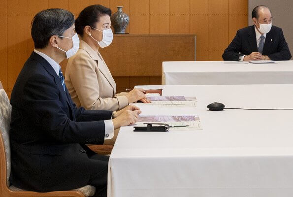 إمبراطور وإمبراطورة اليابان في اجتماعات رقمية مع كوادر طبية