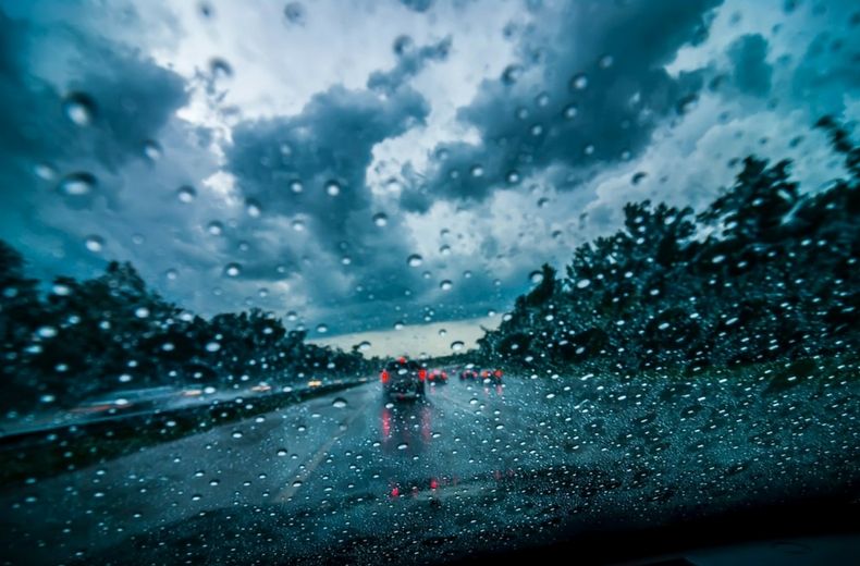 نصائح القيادة الآمنة في المطر
