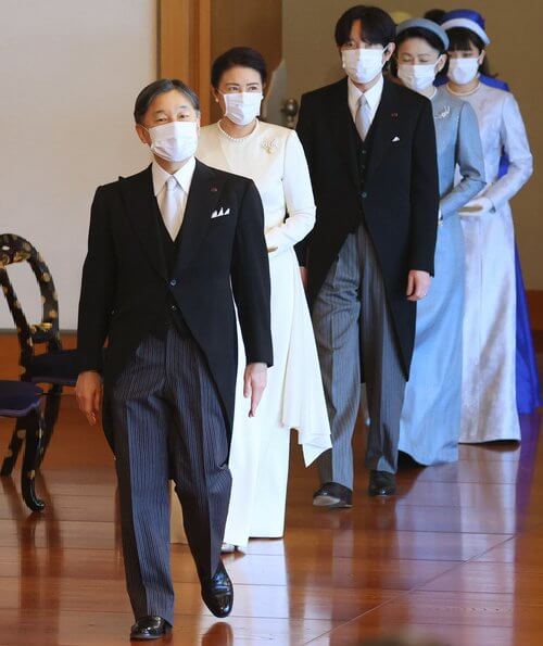 العائلة الإمبراطورية اليابانية تحضر أول محاضرة أكاديمية في عام 2021