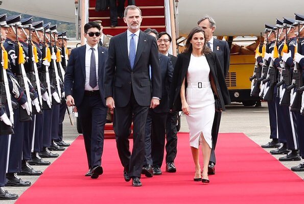 ملك وملكة إسبانيا يصلان إلى كوريا الجنوبية في زيارة رسمية