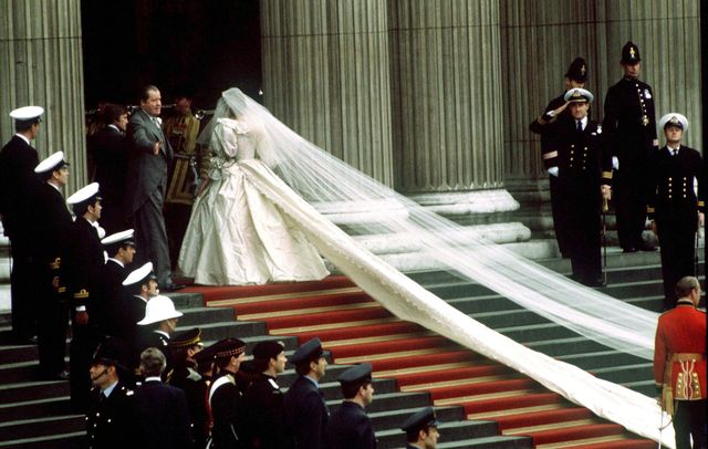  فستان زفاف ديانا الايقوني ... هل أنصفته سلسلة ذو كراون The Crown