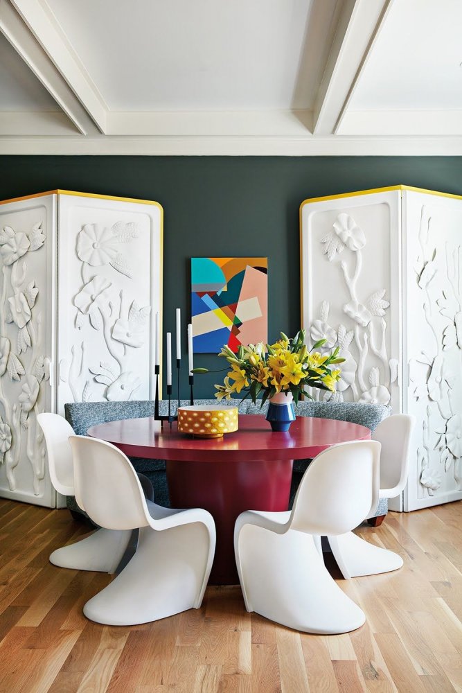ديكور غرفة طعام عصرية ملونة