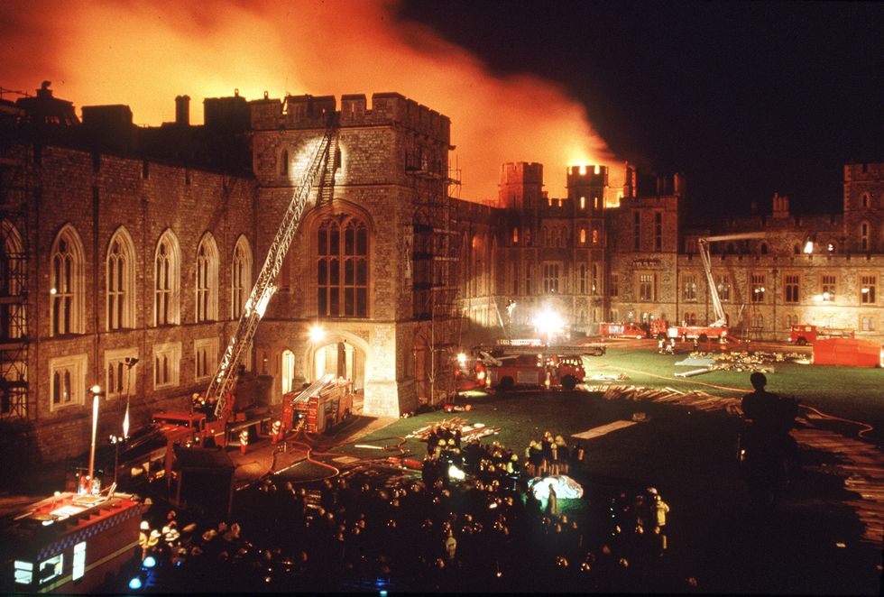 ندلع حريق هائل في قلعة وندسور في عام 1992