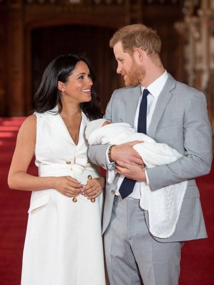 رحب الأمير هاري وزوجته ميغان ماركل  بطفلهما الأول آرتشي في 2019