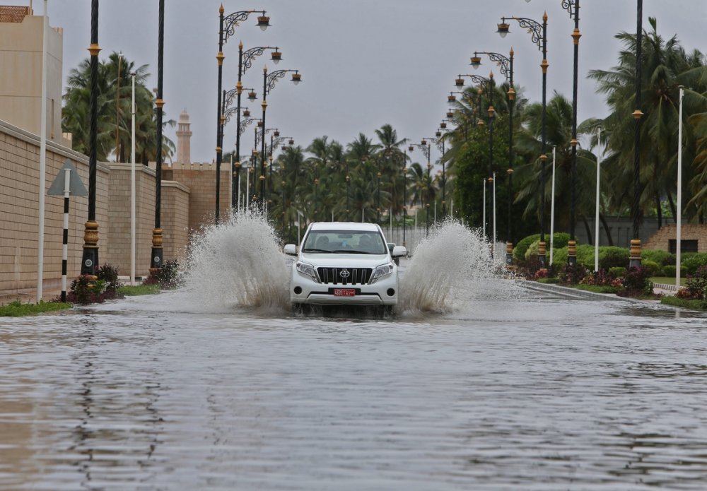 السلطات العمانية حذرت من الإعصار مكونو