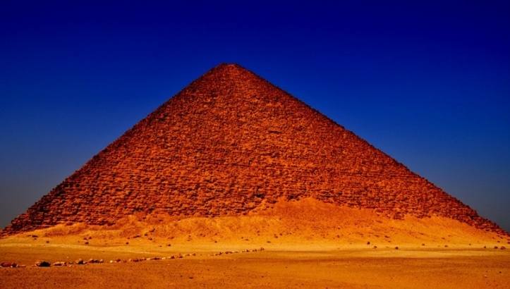 الهرم الاحمر للملك سنفرو Red Pyramid بواسطة Luca Tosoni