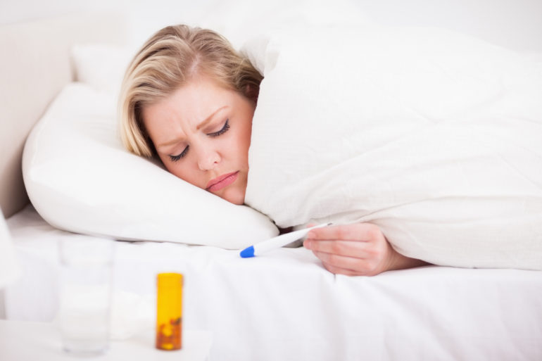 الحمى أبرز أعراض انفلونزا المعدة