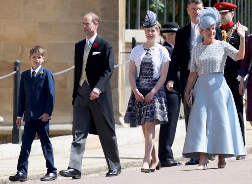الليدي لويز مع والداتها الكونتسية صوفي ووالدها الأمير إدوارد وشقيقها