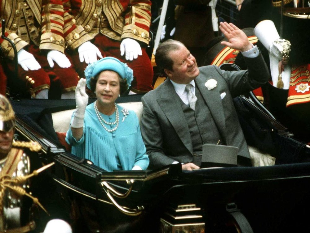 ملكة بريطانيا ظهرت بإطلالة أنيقة أخرى في حفل ابنها الأمير تشارلز