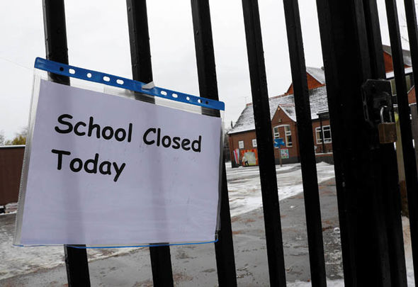بعض المدارس البريطانية تغلق 