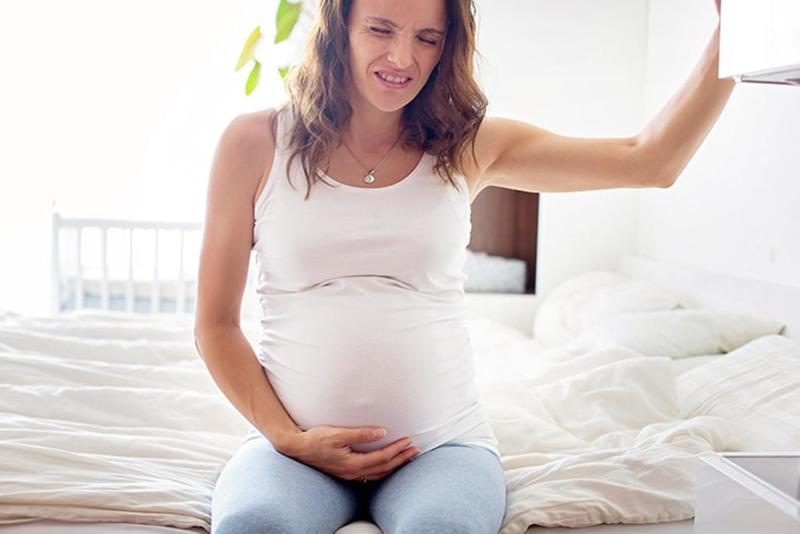 ما هي أسباب ألم أسفل البطن للحامل في الشهر السابع