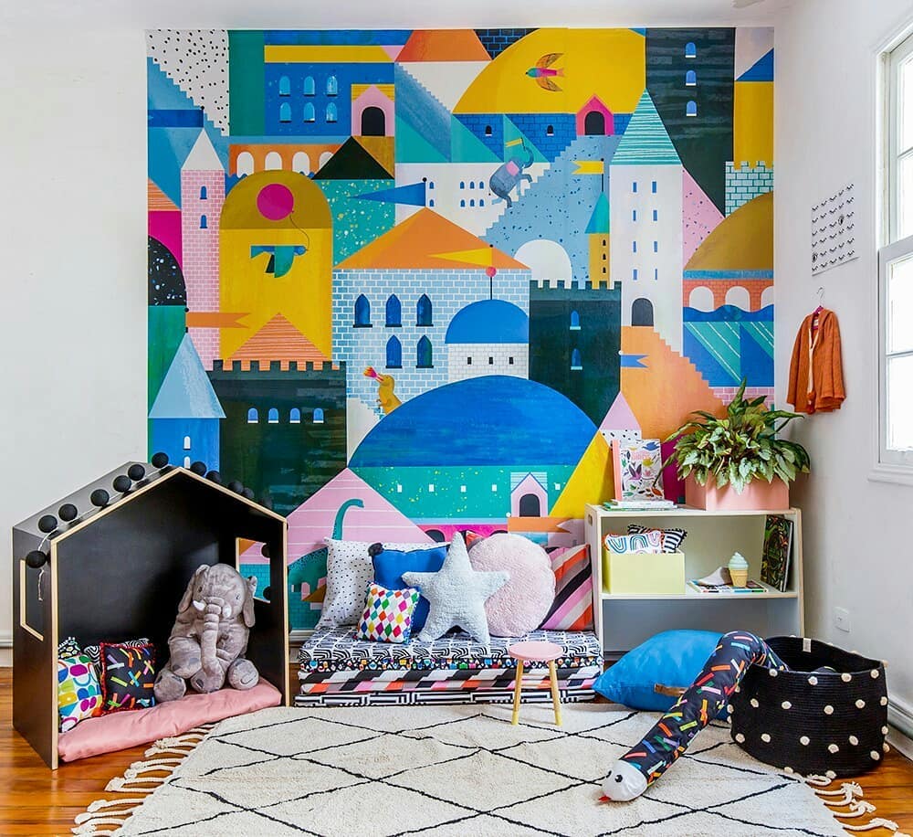 ورق جدران بألوان مبهجة تضيف المرح على غرف لعب الأطفال
