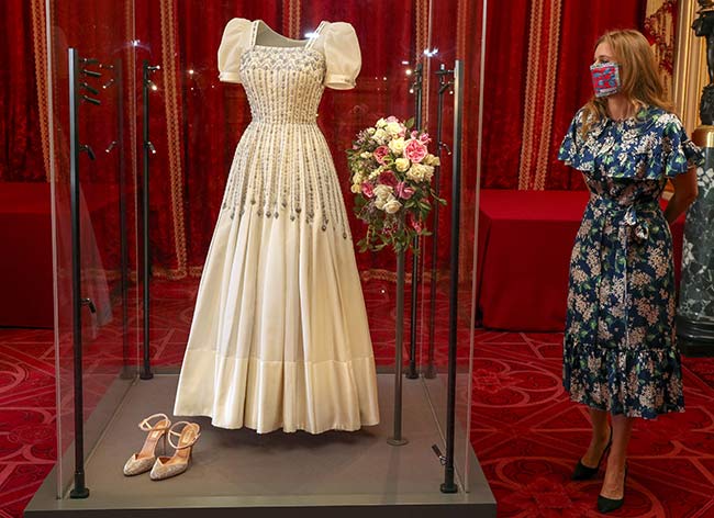 عرض فستان زفاف الأميرة بياتريس في وندسور