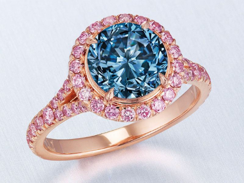 خاتم الماس الوردي والأزرق