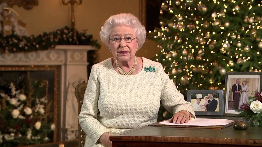 ملكة بريطانيا تثني على زوجها في خطابها السنوي