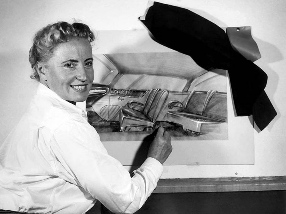 نجحت الألماني هيلين روثر في أن تصبح أول امرأة مختصة في تصميم المقصورات الداخلية في عالم السيارات
