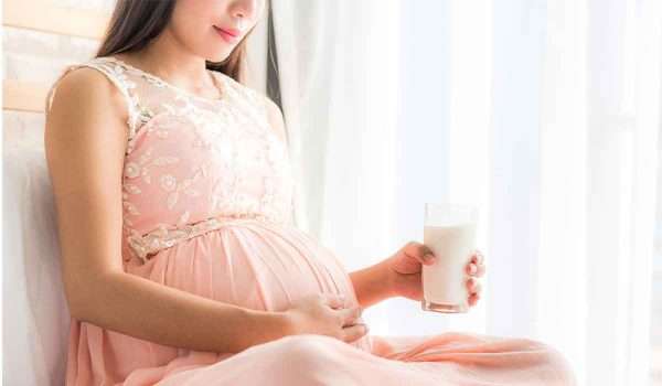 فوائد التمر والحليب للحامل أثناء الحمل