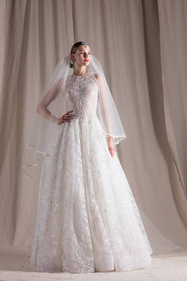 أبرز فساتين زفاف نعيم خان 2022 من أسبوع الموضة العرائسي في نيويورك