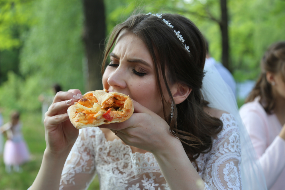 اطعمة الكربوهيدرات يجب ان لا تاكلها العروس قبل الزفاف باسبوعين ويوم الزفاف