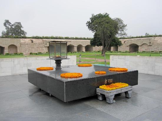 ضريح غاندي ونصب راج غات التذكاري Gandhi Smriti and Raj Ghat
