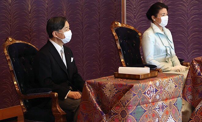 العائلة الإمبراطورية اليابانية تستضيف الحفل السنوي المؤجل لقراءة الشعر