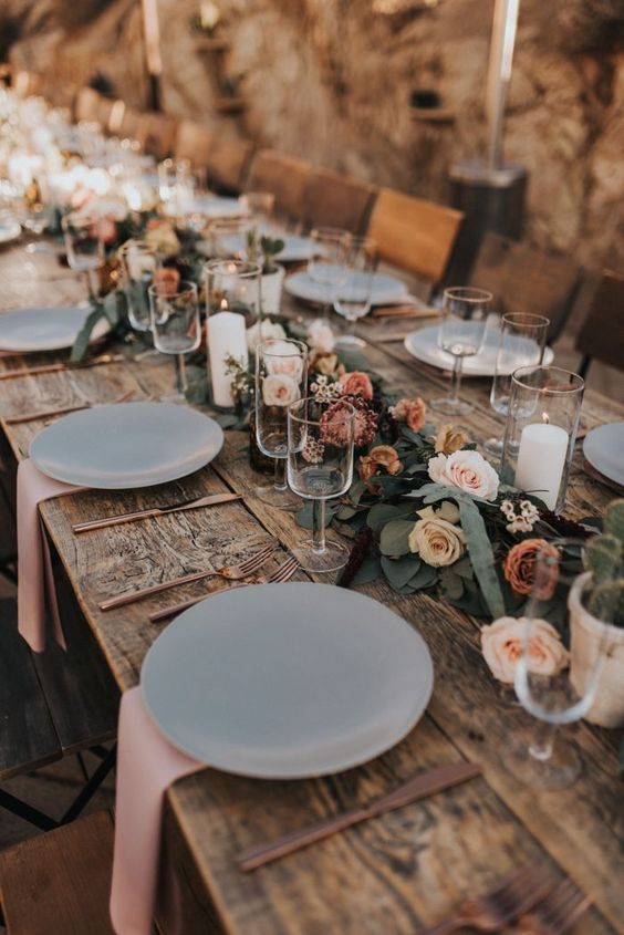افكار لتزيين طاولات حفلات الزفاف في خريف 2020