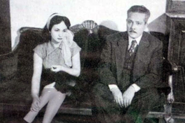 صورة نادرة لشادية مع والدها 