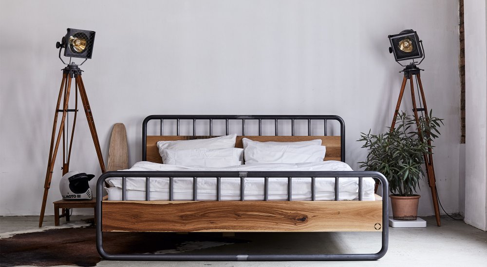 تصميم سرير من المعدن لديكور غرفة نوم بأسلوب صناعي industrial