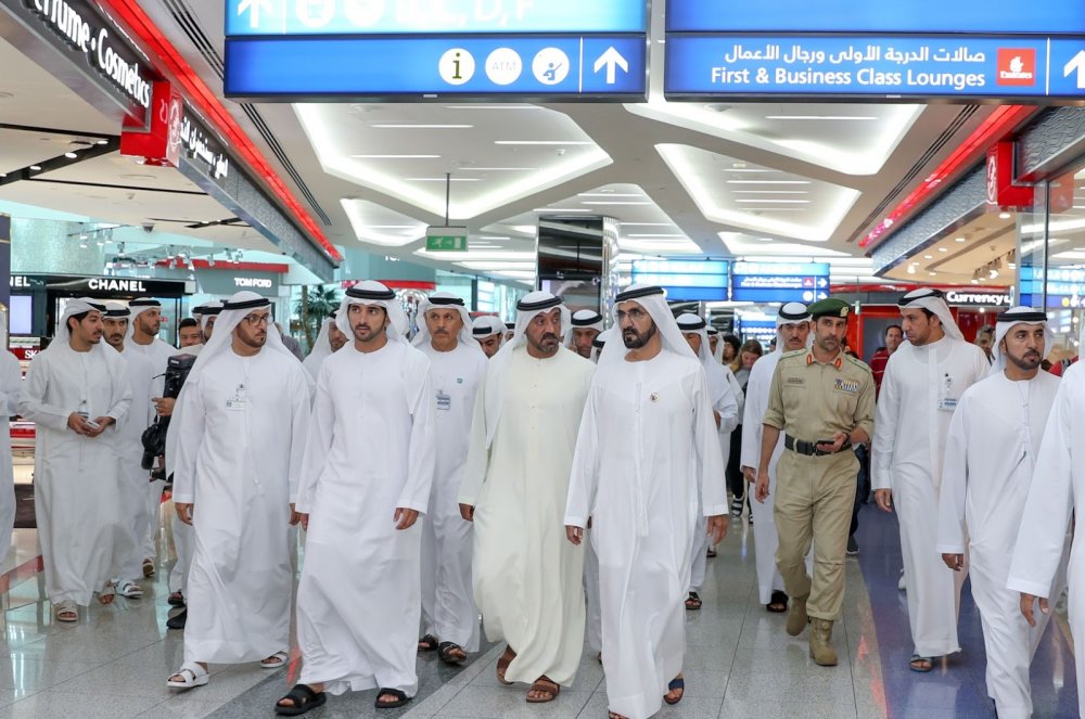 الشيخ محمد بن راشد يشكر العاملين في مطار دبي