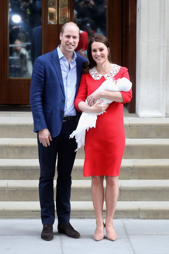 مع ابنهما المولود  حديثًا الأمير لويس في لندن ، إنجلترا 2018