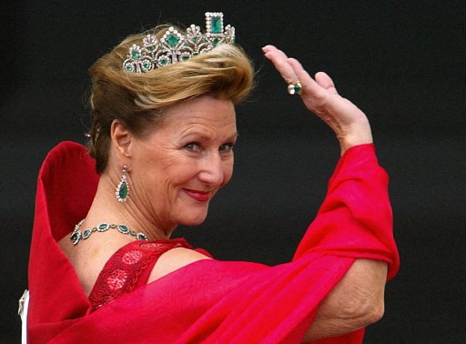 الملكة سونيا ترتدي تاج Empress Joséphine's Emerald Tiara