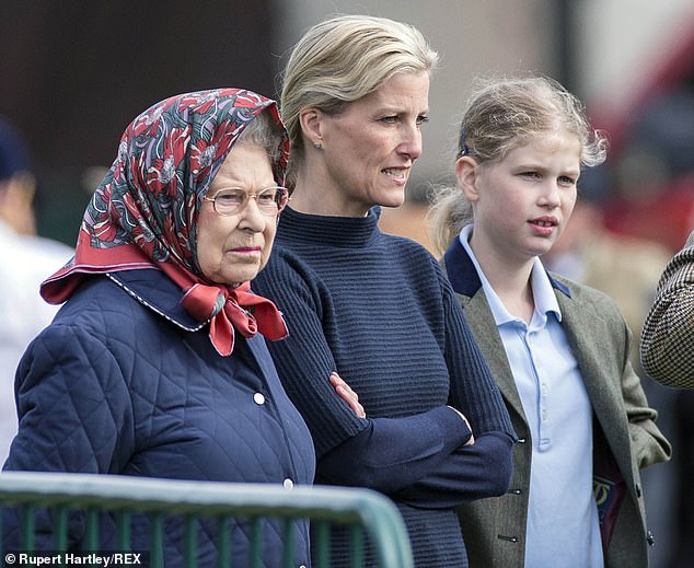 أسرة الأمير إدوارد ستكون حاضرة إلى جوار ملكة بريطانيا