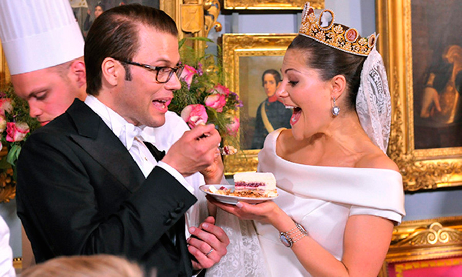 اختارت الأميرة فيكتوريا ولية عهد السويد تاج "The Cameo" الذهبي لحفل زفافها