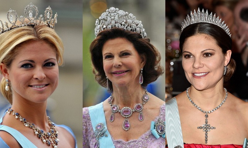 من اليمين الأميرة فيكتوريا ولية عهد السويد ووالدتها الملكة سيلفيا وشقيقتها الأميرة مادلين