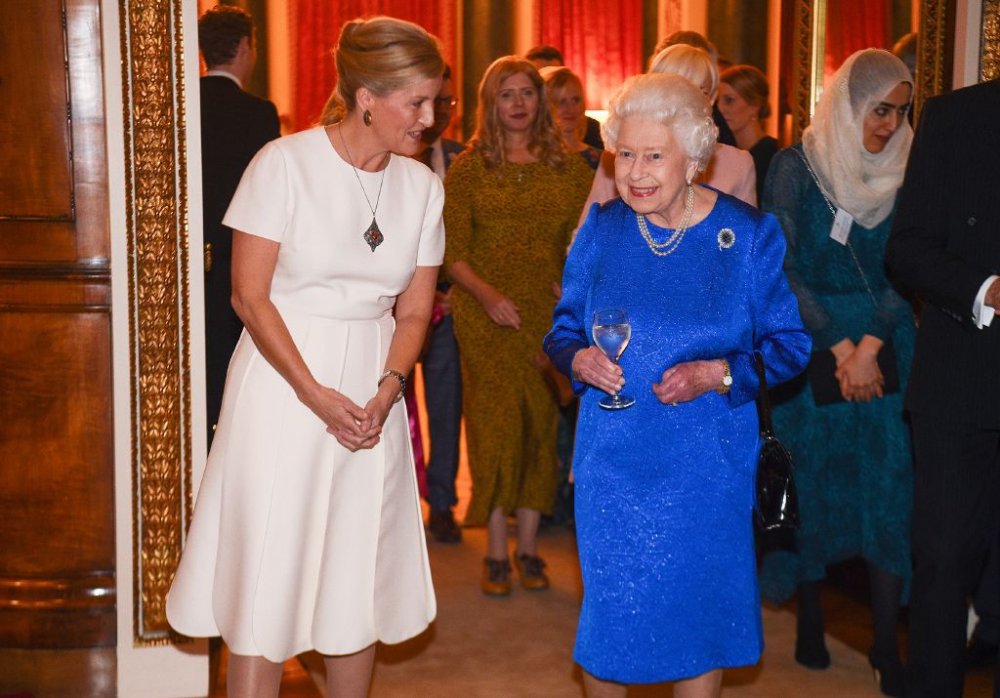 ملكة بريطانيا وصوفي كونتيسة وسكس في حفل استقبال خيري لمكافحة العمى