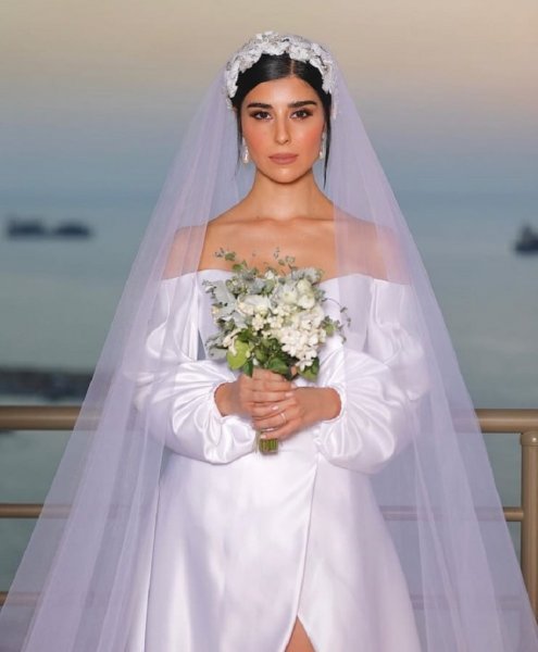 زينة مكي في يوم زفافها