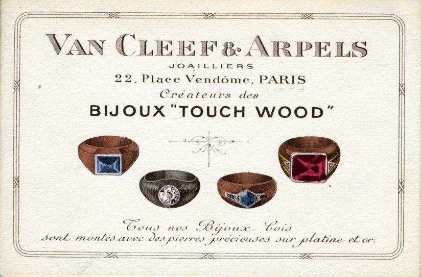 الجرأة في تصاميم تضم الخشب في حملة "المس الخشب" حوالي عام 1916