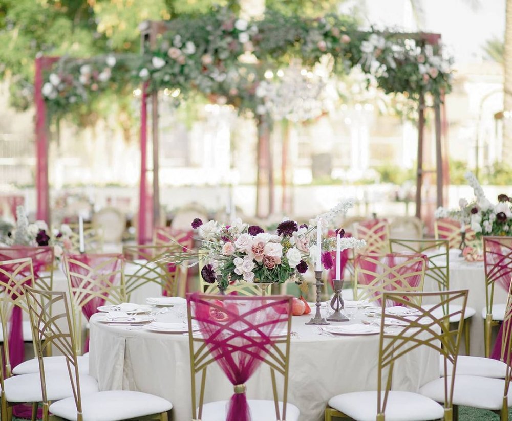 ثيمات زفاف ربيعية باللون البنفسجي من تنفيذ La Table Events