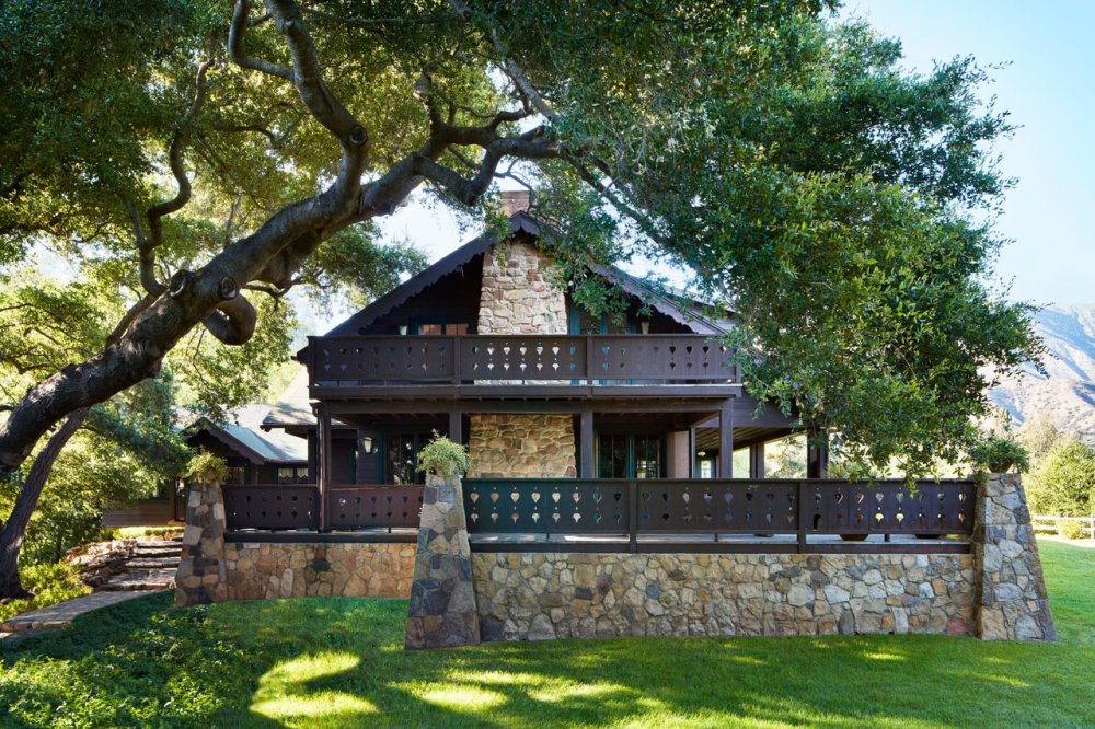 منزل آن هاثاوي Anne Hathawayوآدم شولمان Adam Shulman في كاليفورنيا