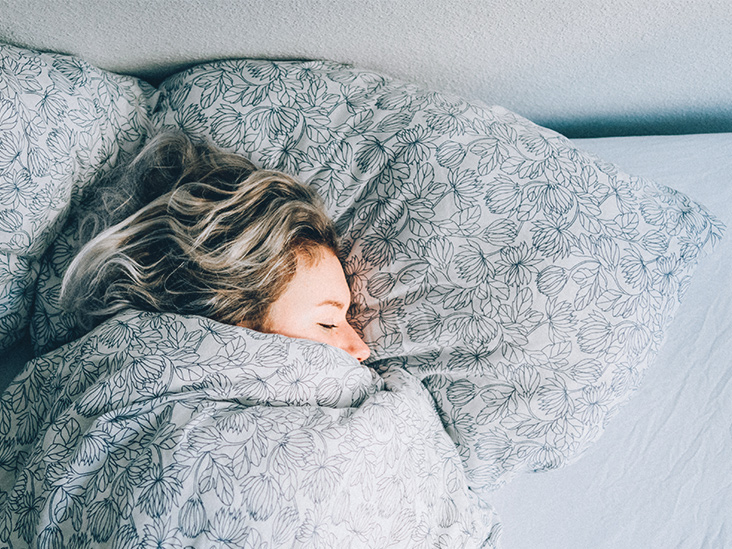 النوم في غرفة ذات برودة متوسطة مهم أثناء الزكام