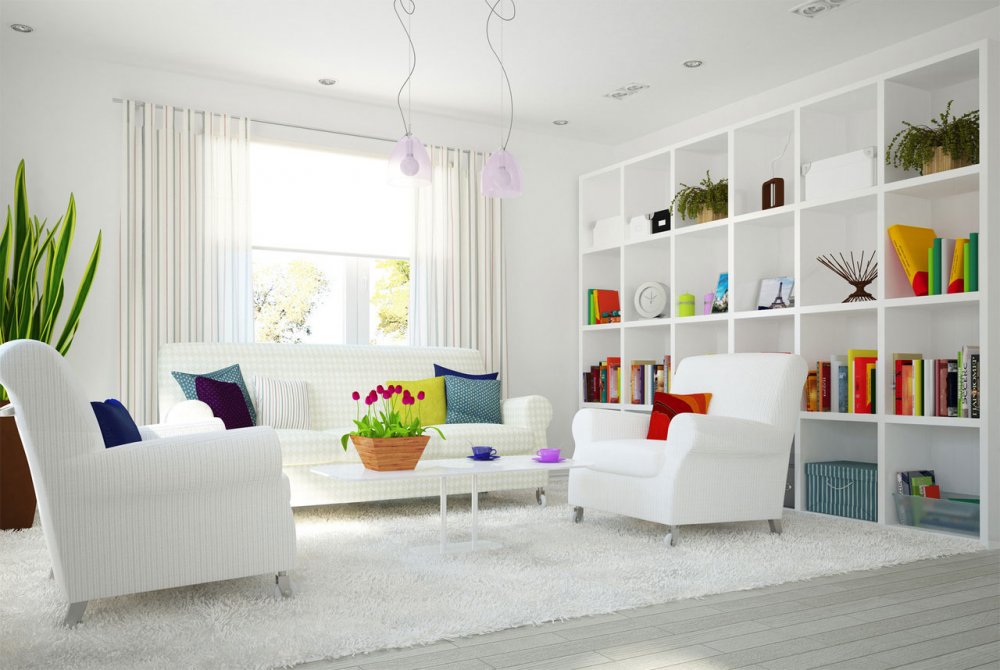 الاكسسوارات بألوان براقة مع ديكور غرفة معيشة باللون الأبيض