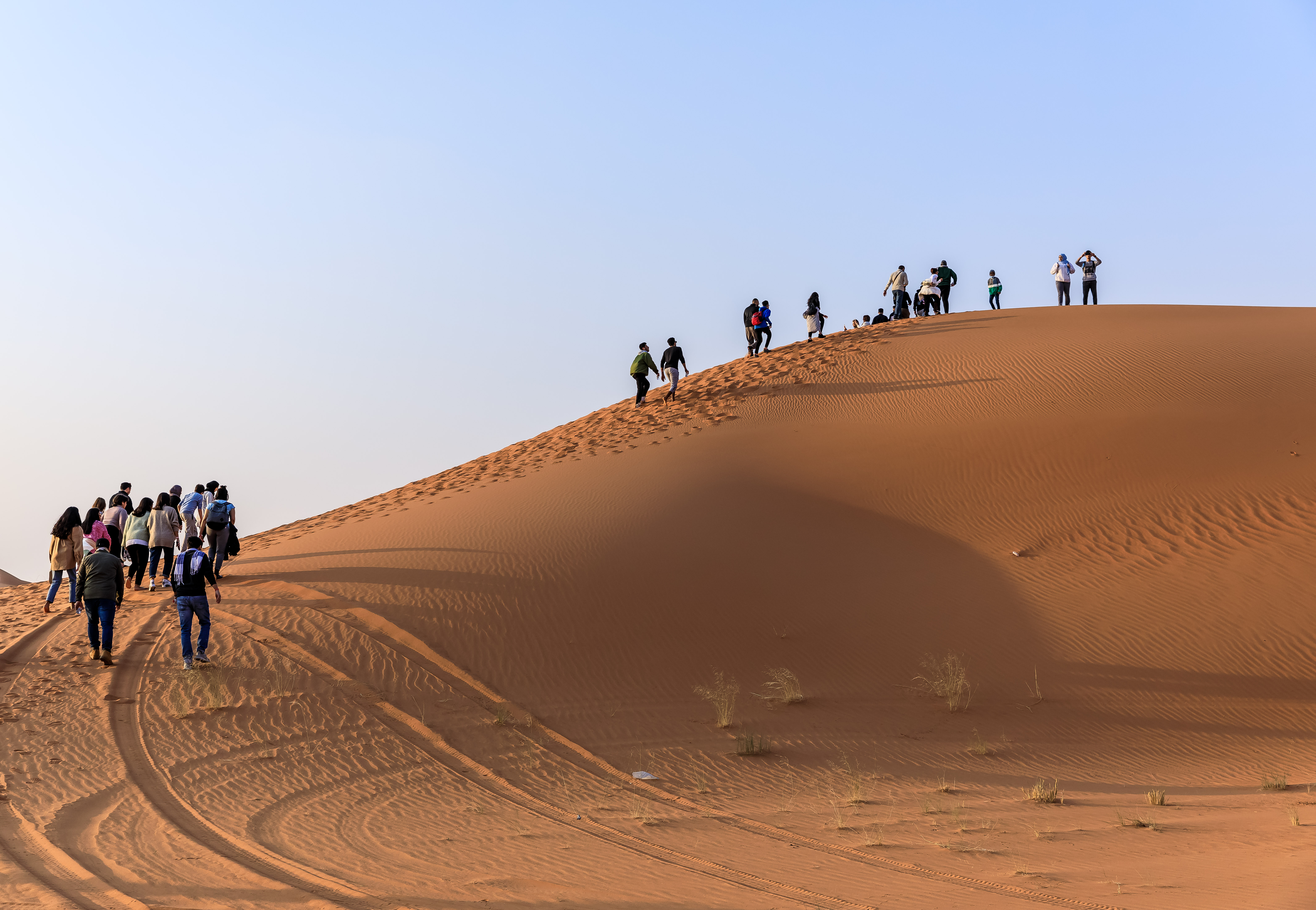 أجواء ساحرة للمغامرة في صحراء النفود - المصدر روح السعودية