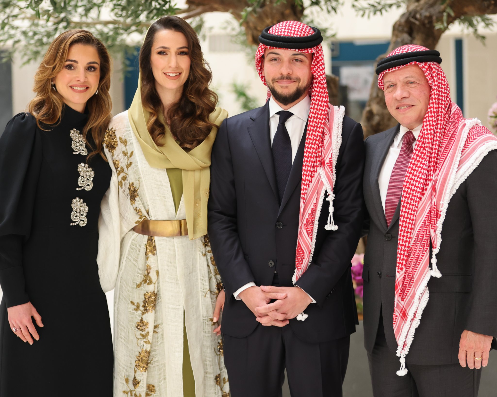 إطلالة الملكة رانيا ورجوة آل سيف مثال للرقيّ والفخامة