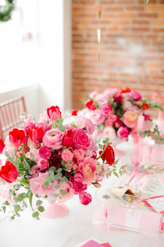 افكار لادخال اللونين الزهري والفوشيا في حفل الزفاف 