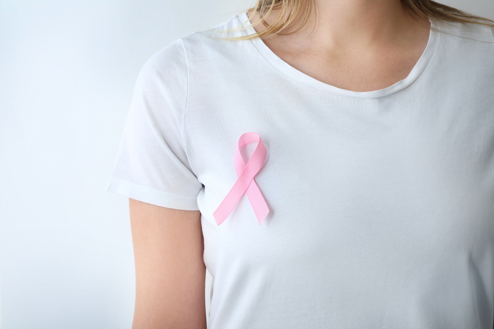 الفحص المنتظم والتدخل الطبي المناسب يسهلان علاج سرطان الثدي